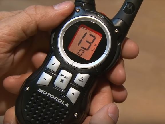 how to work motorola walkie talkies			
